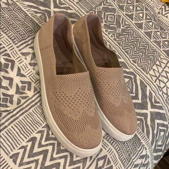 Dusty rose slip on shoes - Picture 2 of 2